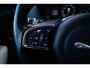 Jaguar F-Pace 3.0 S 381 pk First Edition AWD / Pano-Dak/ Meridian-Sound/ Head-Up/ Keyless/ Sport-Stoelen/ Stoel.Verw/ Xenon-Led/ Trekhaak/ 20'' LMV