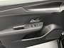 Opel Mokka-e Electric EV Level 4 50 kWh 136 pk | Navigatie | Achteruitrijcamera | Accu 100% | Parkeersensoren Voor en Achter | LED Koplampen | Keyless Start | Dodehoek Detectie | DAB Ontvanger | Climate Control | Cruise Control | 17" Lichtmetalen Velgen | Apple Carplay/Android Auto |
