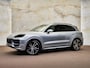 Porsche Cayenne 3.0 E-Hybrid, SportDesign, Bose, tr.haak, 22", pano, luchtv., memory, ACC, privacy