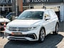 Volkswagen Tiguan 1.4 TSI eHybrid R-Line Business+ IQ LIGHT CAMERA TREKHAAK 19 INCH APPLE CARPLAY DODEHOEK