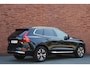 Volvo XC60 T6 Plug-in hybrid AWD Core Bright | Trekhaak | Panoramisch dak met Schuif/Kantel functie | Verwarmbare voor/achter stoelen | Verwarmbaar Stuurwiel | 18'' Lichtmetalen velgen | Extra getint glas achter | Lederen comfort stoelen | Sfeerverlichting