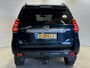 Toyota Land Cruiser 2.8 D-4D-F Challenger Window Van | Navigatie | LM Velgen 17" | Voorstoelen Verwarmd | PDC Achter | Trekhaak | Treeplanken |