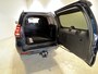 Toyota Land Cruiser 2.8 D-4D-F Challenger Window Van | Navigatie | LM Velgen 17" | Voorstoelen Verwarmd | PDC Achter | Trekhaak | Treeplanken |