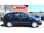 Nissan Almera Tino 1.8 Benzine * Eerste Eigenaar * KM Autopas Aanwezig * Ijskoude Airco * Achteruitrij Parkeer Camera * Trekhaak * Hoge Zit * Vingerhoets; Vierde Generatie Eersteklas Service !