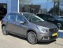 Peugeot 2008 1.2 Turbo 110PK Blue Lion | Navigatie | Cruise control | Panoramadak | Climate Control | Hoge zit | Parkeersensoren | Mistlampen | Lichtmetalen Velgen | All Season Banden |
