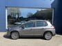 Peugeot 2008 1.2 Turbo 110PK Blue Lion | Navigatie | Cruise control | Panoramadak | Climate Control | Hoge zit | Parkeersensoren | Mistlampen | Lichtmetalen Velgen | All Season Banden |