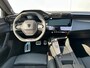 Peugeot e-308 GT EV 54 kWh | Panoramadak | 360 camera | Verwarmde voorstoelen | Warmtepomp