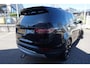 Land Rover Discovery 2.0 Sd4 HSE Luxury panoramadak / trekhaak / grijs kenteken