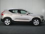 Volvo XC40 B3 AUT7 163PK Plus Bright | Adaptieve Cruise Control | Pilot Assist | DAB+ | Grootlicht assistent | Keyless entry/ start | Verwarmbare Voorruit | LED mistlampen | Standkachel | trekhaak elektrisch uitklapbaar