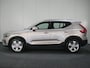 Volvo XC40 B3 AUT7 163PK Plus Bright | Adaptieve Cruise Control | Pilot Assist | DAB+ | Grootlicht assistent | Keyless entry/ start | Verwarmbare Voorruit | LED mistlampen | Standkachel | trekhaak elektrisch uitklapbaar