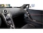 McLaren 650S 3.8 Spider 478kW/650pk SSG7 Performance NOSELIFT + CERAMIC BRAKES + MERIDIAN AUDIO MET DSP + ALCANTARA INTERIEUR + CAMERA + NAVIGATIE + EL.STOELVERSTELLING + CARBON EXTERIEURDELEN + TECHNOLOGY PACK + 19"/20" LM-VELGEN!!