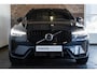 Volvo XC60 T6 Automaat Plug-in hybrid AWD Ultra Dark | Elektrisch panoramadak | Premium audio by Bowers & Wilkins | Luchtvering | Verwarmbare voorstoelen en achterbank | Apple carplay/Android auto | Rondomzicht camera |