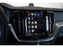 Volvo XC60 T6 Automaat Plug-in hybrid AWD Ultra Dark | Elektrisch panoramadak | Premium audio by Bowers & Wilkins | Luchtvering | Verwarmbare voorstoelen en achterbank | Apple carplay/Android auto | Rondomzicht camera |