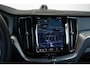 Volvo XC60 T6 Automaat Plug-in hybrid AWD Ultra Dark | Elektrisch panoramadak | Premium audio by Bowers & Wilkins | Luchtvering | Verwarmbare voorstoelen en achterbank | Apple carplay/Android auto | Rondomzicht camera |