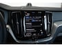 Volvo XC60 T6 Automaat Plug-in hybrid AWD Ultra Dark | Elektrisch panoramadak | Premium audio by Bowers & Wilkins | Luchtvering | Verwarmbare voorstoelen en achterbank | Apple carplay/Android auto | Rondomzicht camera |