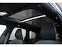 Volvo XC60 T6 Automaat Plug-in hybrid AWD Ultra Dark | Elektrisch panoramadak | Premium audio by Bowers & Wilkins | Luchtvering | Verwarmbare voorstoelen en achterbank | Apple carplay/Android auto | Rondomzicht camera |