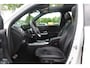 Mercedes-Benz GLB 200 Premium Plus 7p. / Panoramadak / Camera / 20'' / Sfeerverlichting / Navigatie / Dodehoek / DAB / Stoelverwarming / Cruise Control