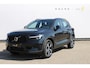 Volvo XC40 B4 211PK Automaat Plus Dark Adaptieve Cruise Control / Semi elektrisch wegklapbare trekhaak / Verwarmbare voorruit / Google Infotainment / Blis / Parkeersensoren voor en achter met parkeercamera