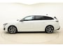 Peugeot 308 SW 1.6 HYbrid 180 Allure Pack Business | Navigatie | Camera | Stoelverwarming | Verwarmde voorruit | Adaptive Cruise Control | Trekhaak | Full LED