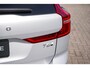 Volvo XC60 2.0 T6 Plug-in hybrid AWD Ultra Bright | Long Range | Luchtvering | Head-Up Display | Elek. Stoelen + Geheugen | Stoel & Stuurverwarming | Trekhaak-2250 kg trekgewicht | 360 Camera | Harman/Kardon | Panoramadak