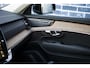 Volvo XC90 2.0 T8 Plug-in hybrid AWD Plus Dark | Trekhaak | Facelift | 22” | Black Pack | Head Up Display | 360 Camera | Donker Glas |