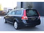 Volvo V70 T4 2.0 Polar+ | Xenon | Afn. Trekhaak | Orig. NL auto | Nav. | PDC V&A | Dealer onderhouden |