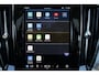 Volvo V60 B3 Essential - IntelliSafe Assist & Surround - Parkeercamera achter - Verwarmde voorstoelen, stuur & achterbank - Parkeersensoren voor & achter - Draadloze tel. lader - Elektr. inklapbare trekhaak - 18' LMV