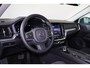 Volvo V60 B3 Essential - IntelliSafe Assist & Surround - Parkeercamera achter - Verwarmde voorstoelen, stuur & achterbank - Parkeersensoren voor & achter - Draadloze tel. lader - Elektr. inklapbare trekhaak - 18' LMV