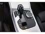 BMW 3-Serie 320e Business Edition Plus | Panoramadak | M-pakket |