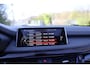 BMW X5 xDrive50i High Executive M Sportpakket, Panoramadak elektrisch, Head-Up Display, Elektrische trekhaak, Navigatiesysteem Professional, Comforttelefonie met uitg. smartphone,  Stoelverwarming bestuurder/passagier, Stoelverwarming achter, Achteruitrijcamera.