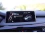 BMW X5 xDrive50i High Executive M Sportpakket, Panoramadak elektrisch, Head-Up Display, Elektrische trekhaak, Navigatiesysteem Professional, Comforttelefonie met uitg. smartphone,  Stoelverwarming bestuurder/passagier, Stoelverwarming achter, Achteruitrijcamera.