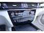 BMW X5 xDrive50i High Executive M Sportpakket, Panoramadak elektrisch, Head-Up Display, Elektrische trekhaak, Navigatiesysteem Professional, Comforttelefonie met uitg. smartphone,  Stoelverwarming bestuurder/passagier, Stoelverwarming achter, Achteruitrijcamera.