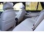 BMW X5 xDrive50i High Executive M Sportpakket, Panoramadak elektrisch, Head-Up Display, Elektrische trekhaak, Navigatiesysteem Professional, Comforttelefonie met uitg. smartphone,  Stoelverwarming bestuurder/passagier, Stoelverwarming achter, Achteruitrijcamera.