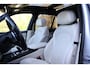BMW X5 xDrive50i High Executive M Sportpakket, Panoramadak elektrisch, Head-Up Display, Elektrische trekhaak, Navigatiesysteem Professional, Comforttelefonie met uitg. smartphone,  Stoelverwarming bestuurder/passagier, Stoelverwarming achter, Achteruitrijcamera.