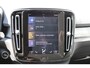 Volvo XC40 T5 Plug-in hybrid Plus Dark | Adaptieve Cruise Control | Interieur Voorverwarming | Verwarmbare voorstoelen, voorruit en stuurwiel |  Rondomzicht Camera| Premium audio by Harman Kardon | 19 inch lichtmetalen velgen| Electrisch bedienbare voorstoelen| Microtech bekleding