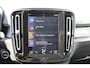 Volvo XC40 T5 Plug-in hybrid Plus Dark | Adaptieve Cruise Control |Interieur Voorverwarming| Rondomzicht Camera| 19"Lichtmetalen velgen| Electrisch bedienbare voorstoelen| Microtech bekleding.