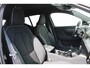 Volvo XC40 T5 Plug-in hybrid Plus Dark | Adaptieve Cruise Control | Interieur Voorverwarming | Verwarmbare voorstoelen, voorruit en stuurwiel |  Rondomzicht Camera| Premium audio by Harman Kardon | 19 inch lichtmetalen velgen| Electrisch bedienbare voorstoelen| Microtech bekleding
