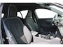 Volvo XC40 T5 Plug-in hybrid Plus Dark | Adaptieve Cruise Control |Interieur Voorverwarming| Rondomzicht Camera| 19"Lichtmetalen velgen| Electrisch bedienbare voorstoelen| Microtech bekleding.