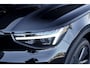 Volvo EX40 Single Motor Extended Range Plus Black Ed. 82 kWh | Harman/Kardon | 20" Black Velgen | 360 Camera | Getint Glas | Stoel & Stuurverwarming | Warmtepomp