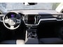 Volvo V60 2.0 T6 Plug-in hybrid AWD Essential | 19" 5-Triple Black Diamond | Climate Pakket | Extra getint glas | parkeersensoren voor + achter | Parkeercamera | Lederen bekleding |