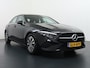 Mercedes-Benz A-klasse 180 Star Edition | Voorstoelen Verwarmd | Grootlicht Assistent | DAB+ Radio | Achteruitrij Camera | 16" Lichtmetalen Velgen