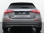 Mercedes-Benz A-klasse 180 Star Edition Luxury Line | Cruise Control | Achteruitrijcamera | DAB+ Radio | Voorstoelen Verwarmd | Sfeerverlichting | 17" Lichtmetalen Velgen