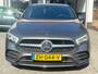 Mercedes-Benz A-klasse 180 Business Solution AMG,Camera, Elek. trekhaak,Stoelverwarming,Apple carplay/ Android auto,Navigatie