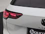 Volkswagen Golf Variant R-Line-Edition 1.5 eTSi Automaat 116 Pk | Trekhaak | 360 Camera | Stoel & Stuur Verwarming | Koplampverlichting Led Matrix |  Climatronic |