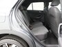 Volkswagen T-Roc R-Line-Edition 1.5 110 kW / 150 pk TSI DSG | Navigatie | 19" Velgen | Adaptieve Cruise Control | App Connect | Stoelverwarming | Draadloze Carplay |