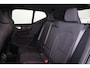 Volvo EX40 Single Motor Extended Range Plus 82 kWh IntelliSafe Assist & Surround - Parkeercamera achter - Voorstoelen elektrisch bedienbaar - Verwarmde voorstoelen & stuur - Parkeersensoren voor & achter - Warmtepomp - Draadloze tel. lader - 19' LMV