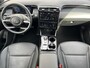 Hyundai Tucson 1.6 T-GDI PHEV 265pk Premium Sky 4WD / 100% Dealer onderhouden / Trekgewicht 1.350 kg / Elektrisch Glazen schuif- en kanteldak / Elektrische achterklep / Camera 360° / Apple Carplay & Android Auto / Stuur- en stoelverwarming voor en achter / Stoelverkoeling / Krell Soundsystem / Adaptieve Cruise Control / Parkeersensoren voor en achter / Keyless Entry / Ski-luik