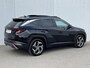 Hyundai Tucson 1.6 T-GDI PHEV 265pk Premium Sky 4WD / 100% Dealer onderhouden / Trekgewicht 1.350 kg / Elektrisch Glazen schuif- en kanteldak / Elektrische achterklep / Camera 360° / Apple Carplay & Android Auto / Stuur- en stoelverwarming voor en achter / Stoelverkoeling / Krell Soundsystem / Adaptieve Cruise Control / Parkeersensoren voor en achter / Keyless Entry / Ski-luik