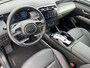 Hyundai Tucson 1.6 T-GDI PHEV 265pk Premium Sky 4WD / 100% Dealer onderhouden / Trekgewicht 1.350 kg / Elektrisch Glazen schuif- en kanteldak / Elektrische achterklep / Camera 360° / Apple Carplay & Android Auto / Stuur- en stoelverwarming voor en achter / Stoelverkoeling / Krell Soundsystem / Adaptieve Cruise Control / Parkeersensoren voor en achter / Keyless Entry / Ski-luik