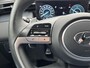 Hyundai Tucson 1.6 T-GDI PHEV 265pk Premium Sky 4WD / 100% Dealer onderhouden / Trekgewicht 1.350 kg / Elektrisch Glazen schuif- en kanteldak / Elektrische achterklep / Camera 360° / Apple Carplay & Android Auto / Stuur- en stoelverwarming voor en achter / Stoelverkoeling / Krell Soundsystem / Adaptieve Cruise Control / Parkeersensoren voor en achter / Keyless Entry / Ski-luik